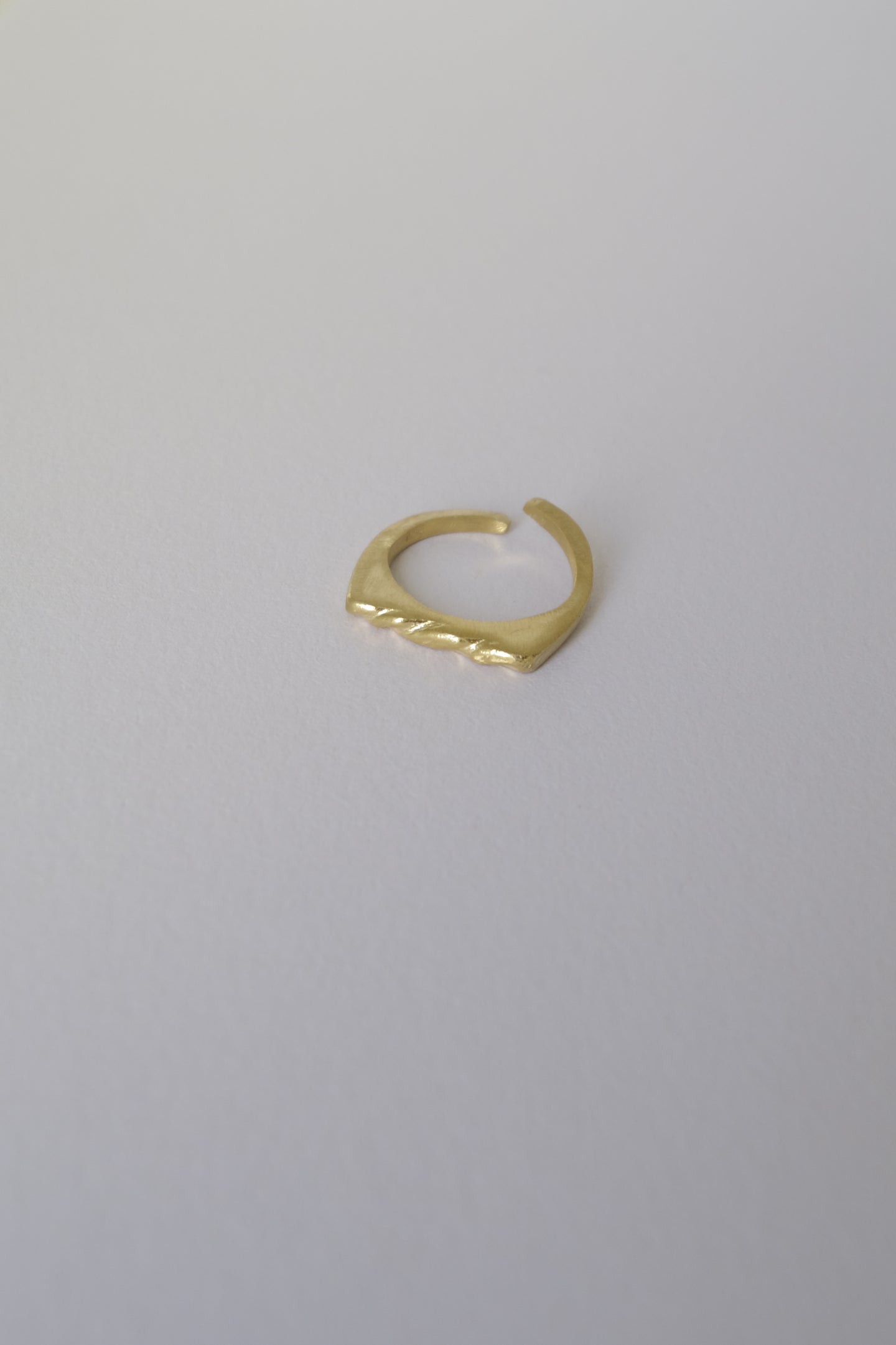 Plexi ring (golden)